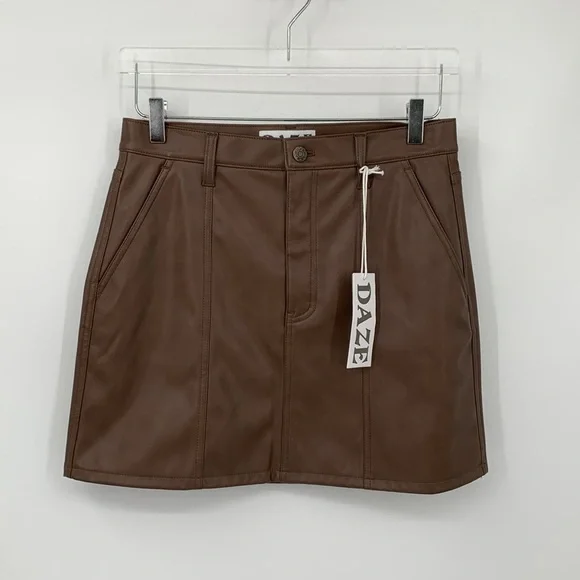 Daze Vegan faux leather high rise mini skirt brown straight new 27 4 - Picture 2 of 4